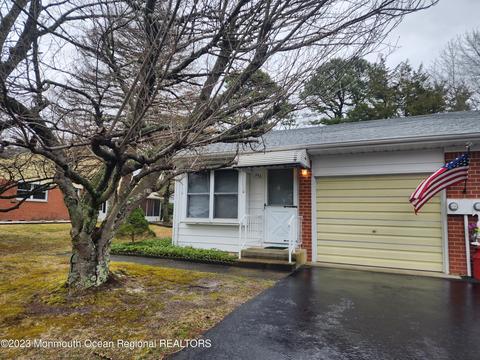 34 Moccasin Dr #A, Whiting, NJ 08759