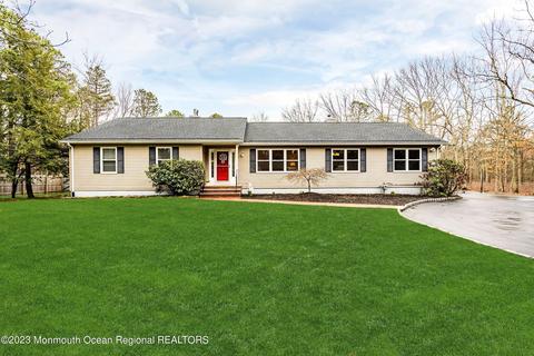 310 Easy St, Howell, NJ 07731