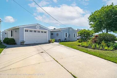 27 Creekview Rd, Barnegat, NJ 08005