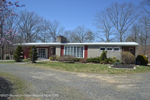 584 Whitecomb Ave, Jackson, NJ 08527