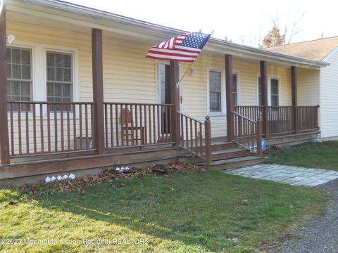 40 Emleys Hill Rd, Cream Ridge, NJ 08514