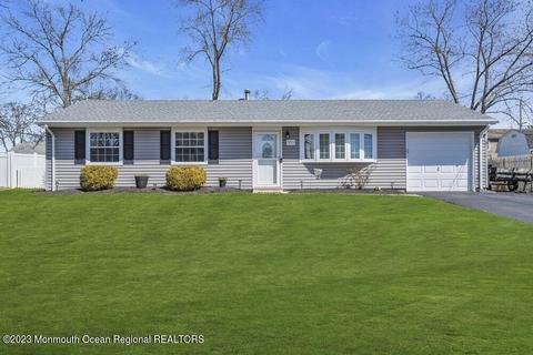 553 California Ave, Brick, NJ 08724