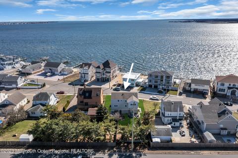 316 Sunset Dr S, Seaside Heights, NJ 08751