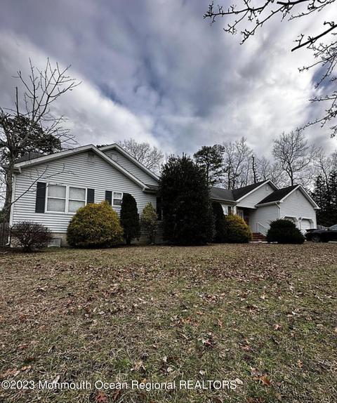 3 Stollman St, Bayville, NJ 08721