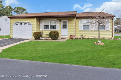 39 Central Ave, Whiting, NJ 08759