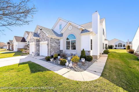 40 Eagleswood Dr, Waretown, NJ 08758