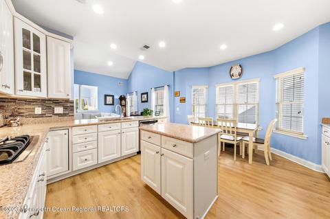 40 Eagleswood Dr, Waretown, NJ 08758 photo 4