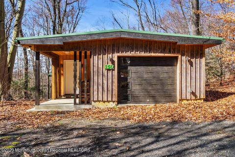 150 Larrison Rd, Wrightstown, NJ 08562