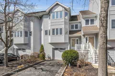 284 Honeysuckle Ct, Toms River, NJ 08753