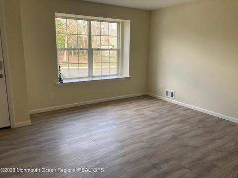 4 Timberline Dr, Little Egg Harbor, NJ 08087