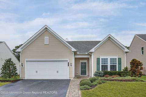 54 Aylesford Ln, Manchester, NJ 08759