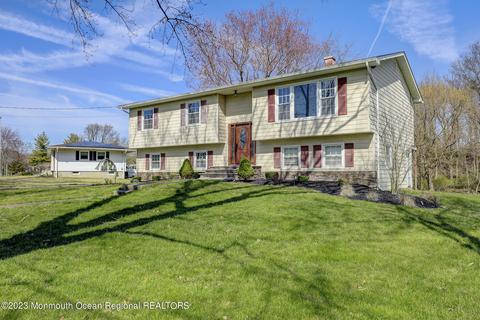 6 Marland Ln, Tinton Falls, NJ 07724