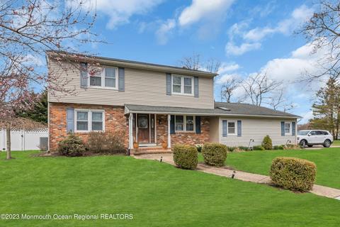 42 Dwight Dr, Ocean, NJ 07712