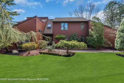 3 Deer Pond Ln, Holmdel, NJ 07733