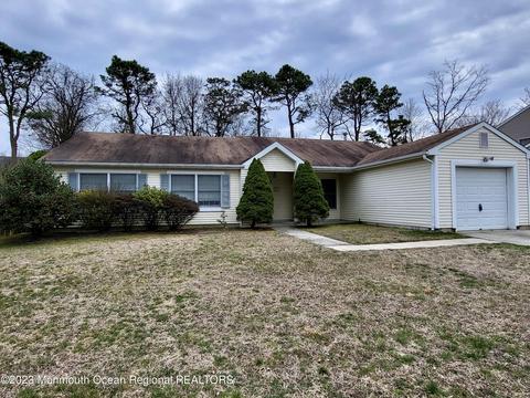 10 Forester Dr, Barnegat, NJ 08005
