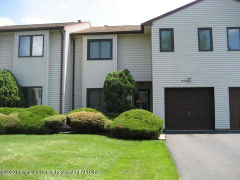 294 Plum Dr, Marlboro, NJ 07746
