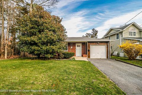 15 Lenape Trl, Brick, NJ 08724
