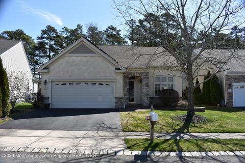 23 Vineyard Way, Barnegat, NJ 08005