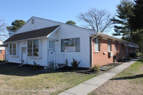 4 Hamilton Ln # B, Whiting, NJ 08759