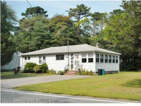 67 Lighthouse Dr, Waretown, NJ 08758 photo 1