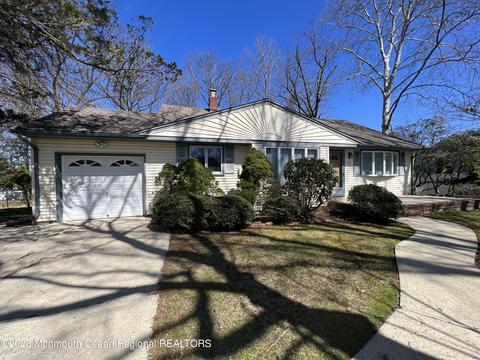 27 Orchard Ave, Holmdel, NJ 07733