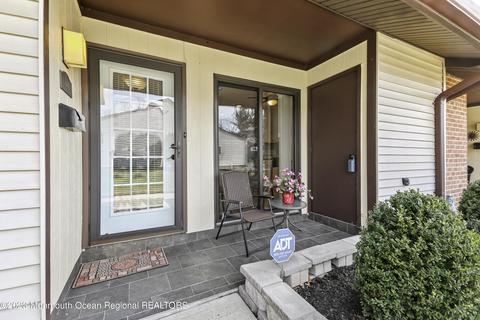 44 Wild Turkey Way #A, Manalapan, NJ 07726