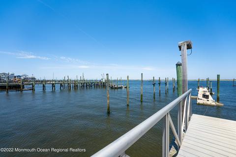 68 5th St #7, Highlands, NJ 07732