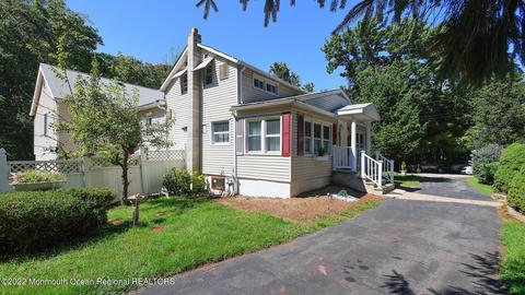 844 Holmdel Rd, Holmdel, NJ 07733