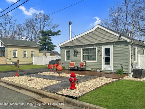 631 Aumack Ave, Union Beach, NJ 07735