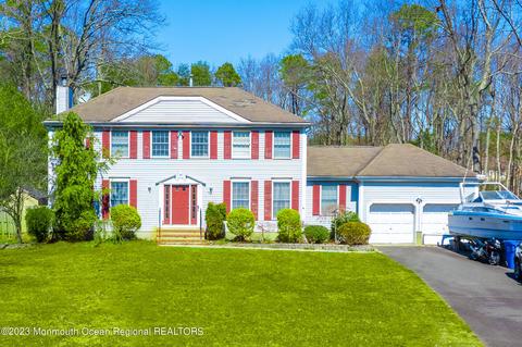 12 Brentwood Dr, Jackson, NJ 08527