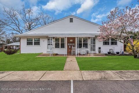 253 Columbine Ave #A, Whiting, NJ 08759