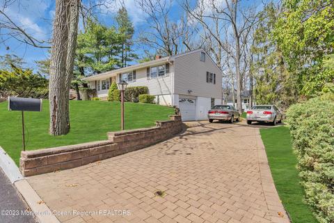 535 Dover Ave, Oakhurst, NJ 07755
