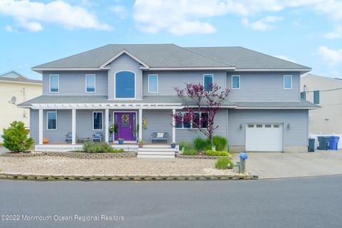 331 Venice Dr, Lavallette, NJ 08735