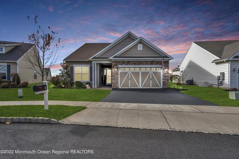 3 Commons Ct, Monroe, NJ 08831