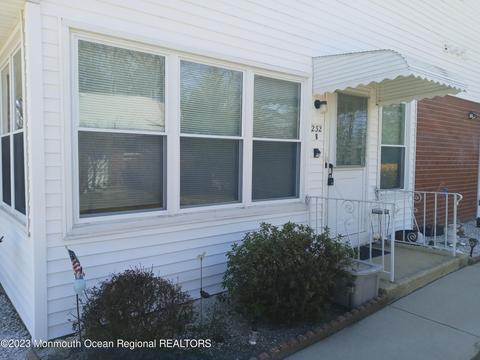 232 Columbine Ave #B, Whiting, NJ 08759