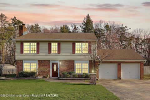 381 Killarney Dr, Toms River, NJ 08753
