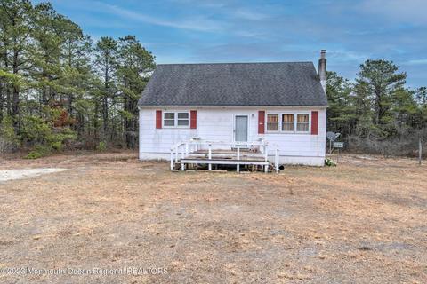 104 Queens Rd, Barnegat, NJ 08005