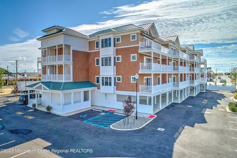 101 W 9th St #108, Ship Bottom, NJ 08008