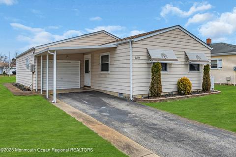 189 Bonaire Dr, Toms River, NJ 08757