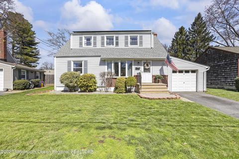 14 Mead Ave, Freehold, NJ 07728