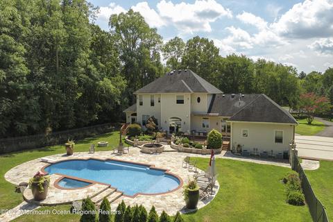 27 Brook St, Tinton Falls, NJ 07712