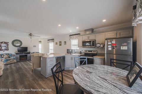 1 Grouse Ct, Whiting, NJ 08759