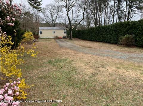 19 Robbins St, Brick, NJ 08724 photo 2