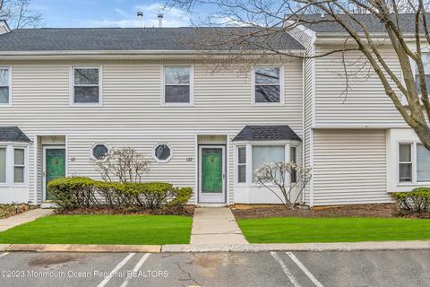 122 La Rue Ln #122, East Brunswick, NJ 08816