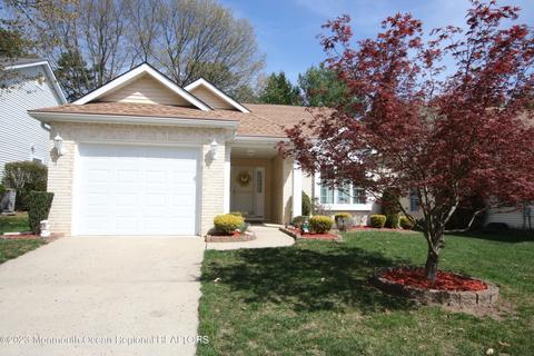1512 Scholar Pl, Toms River, NJ 08755