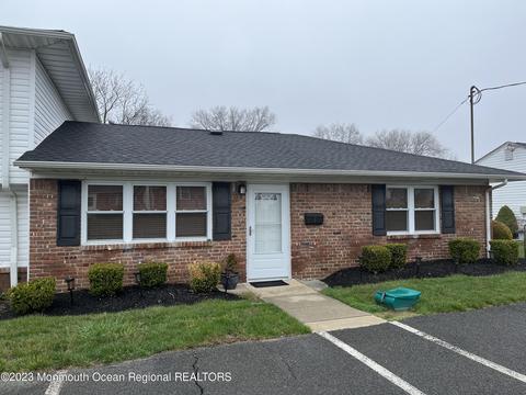 5 Montana Ct, Matawan, NJ 07747