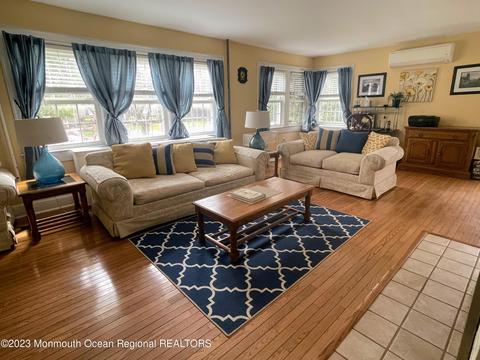 35 Edgemere Dr, Matawan, NJ 07747 photo 2