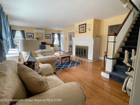 35 Edgemere Dr, Matawan, NJ 07747 photo 3