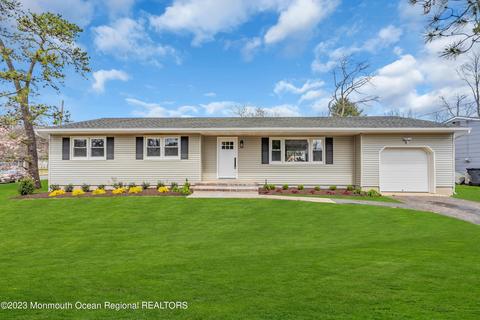 275 Dogwood Dr, Brick, NJ 08723