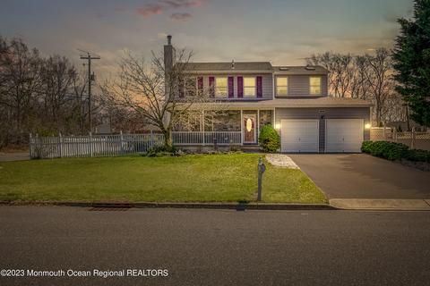 169 Atlantis Ave, Manahawkin, NJ 08050